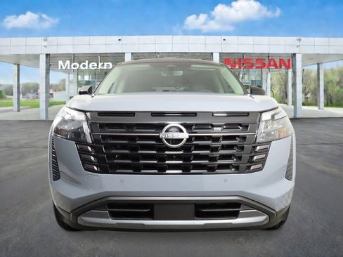 New 2026 Nissan Pathfinder Platinum w/ Cargo Package AWD/4WD image 8