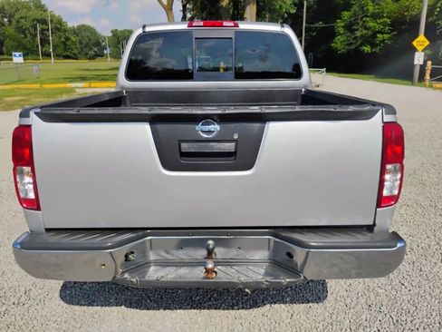 Used 2017 Nissan Frontier SV image 5