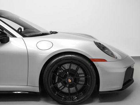 Certified 2025 Porsche 911 Carrera GTS RWD image 17