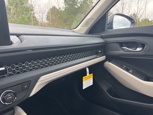 New 2026 Honda Accord SE image 24