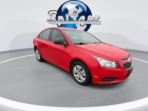 Used 2014 Chevrolet Cruze LS image 2