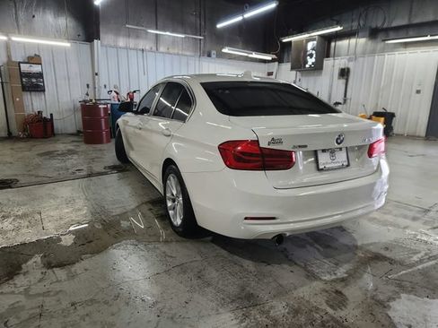 Used 2017 BMW 320i xDrive Sedan AWD/4WD image 5
