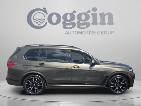 Used 2022 BMW X7 xDrive40i w/ M Sport Package AWD/4WD image 6