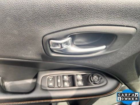 Used 2019 Jeep Compass Latitude image 8