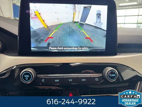 Used 2022 Ford Escape SE image 15