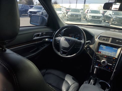 Used 2018 Ford Explorer Limited w/ Equipment Group 301A image 22