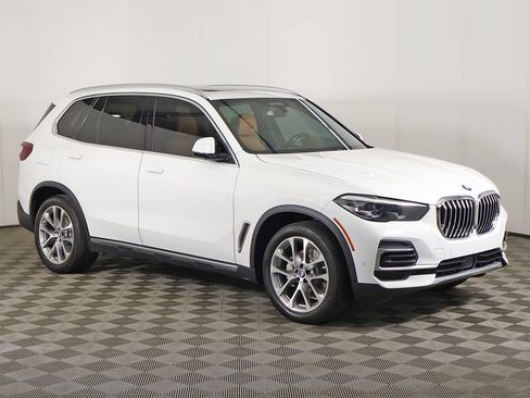 Used 2022 BMW X5 xDrive40i AWD/4WD image 65