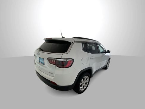 Used 2024 Jeep Compass Latitude AWD/4WD image 8