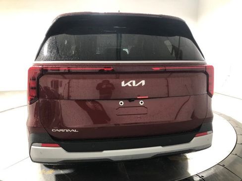 New 2026 Kia Carnival FWD image 6
