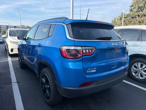Used 2018 Jeep Compass Latitude w/ Popular Equipment Group AWD/4WD image 2