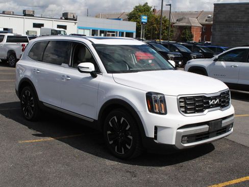 Used 2024 Kia Telluride SX AWD/4WD image 3