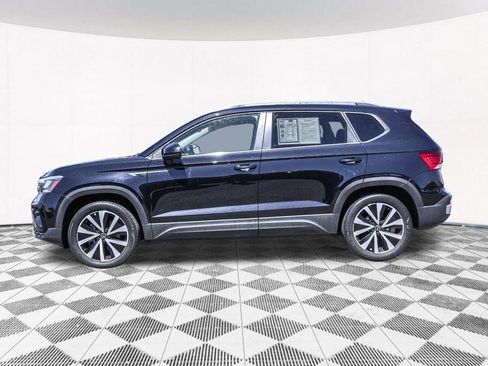 Certified 2023 Volkswagen Taos SE w/ Panoramic Sunroof Package AWD/4WD image 15