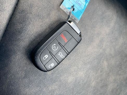 Used 2014 Dodge Charger SXT RWD image 23