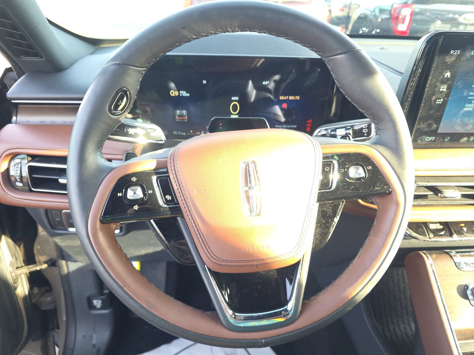Used 2026 Lincoln Aviator Reserve AWD/4WD image 18