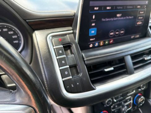 Used 2021 Chevrolet Suburban Premier w/ Premium Package AWD/4WD image 29