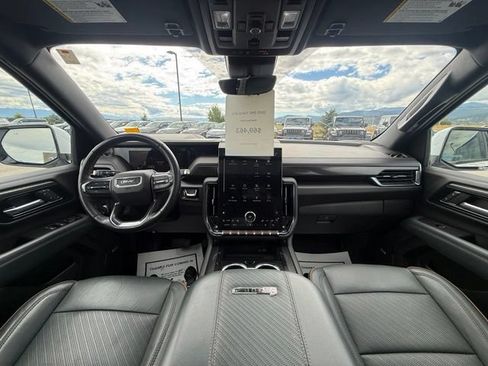 Used 2025 GMC Yukon AT4 w/ AT4 Premium Package AWD/4WD image 26