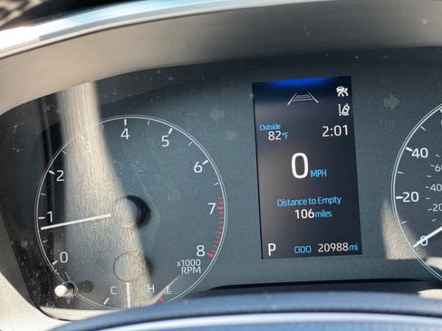 Used 2024 Toyota Corolla SE w/ SE Package FWD image 22