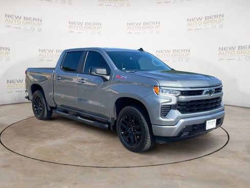 Used 2025 Chevrolet Silverado 1500 RST w/ Z71 Off-Road Package AWD/4WD image 7