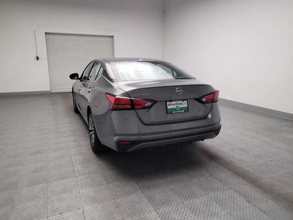 Used 2025 Nissan Altima 2.5 SV FWD image 6