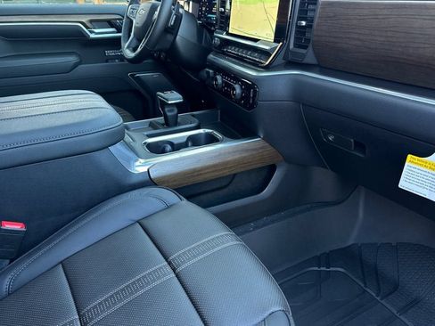 New 2026 Chevrolet Silverado 1500 High Country w/ High Country Premium Package AWD/4WD image 15