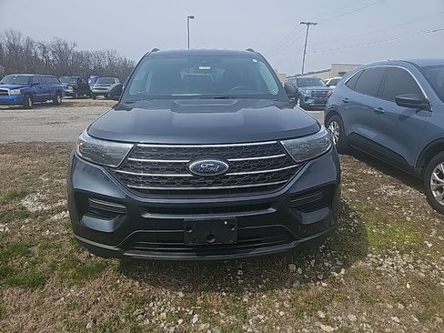 Used 2022 Ford Explorer XLT image 1