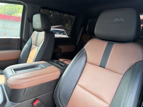 Used 2022 Chevrolet Silverado 3500 High Country w/ Z71 Off-Road Package AWD/4WD image 6