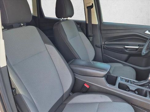 Used 2017 Ford Escape SE w/ Equipment Group 201A FWD image 12