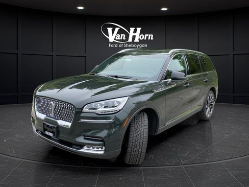 Used 2022 Lincoln Aviator Reserve w/ Equipment Group 201A AWD/4WD image 3