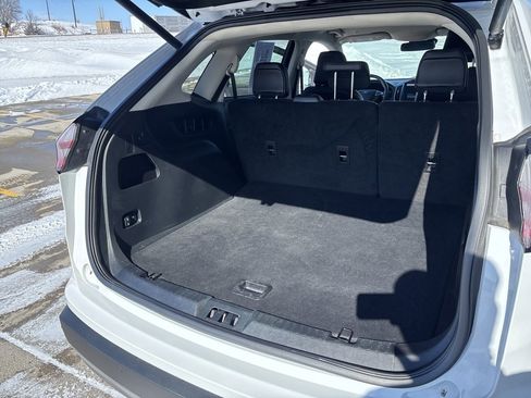 Used 2024 Ford Edge SEL w/ Convenience Package image 28