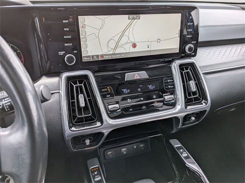 Used 2023 Kia Sorento SX image 12