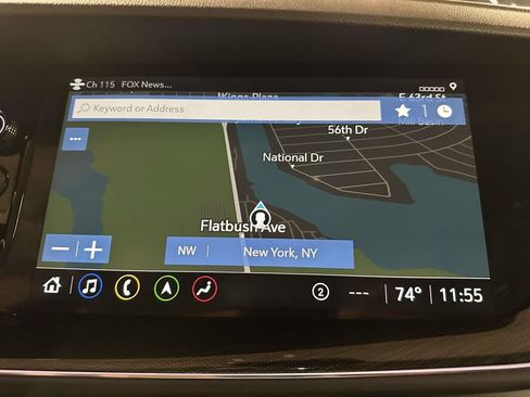 Certified 2022 Buick Envision Essence w/ Technology Package II AWD/4WD image 27