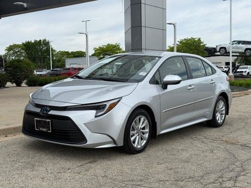 Used 2025 Toyota Corolla LE w/ LE Premium Package AWD/4WD image 7
