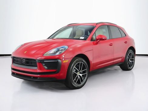 Certified 2025 Porsche Macan AWD/4WD image 1