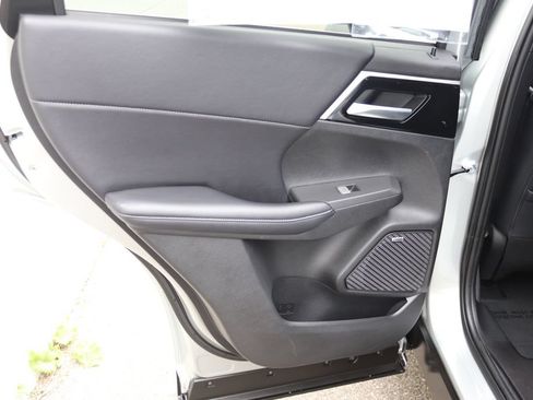 Used 2025 Mitsubishi Outlander SE AWD/4WD image 26