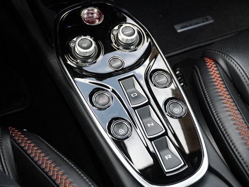 Used 2022 McLaren GT RWD image 29