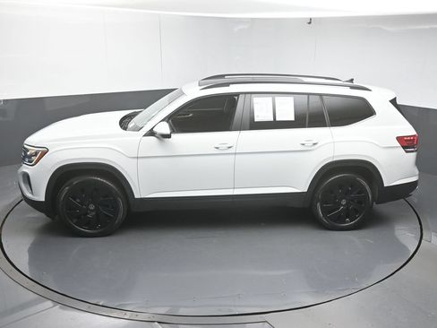 Used 2024 Volkswagen Atlas SE FWD image 46