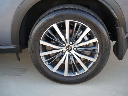 Certified 2025 INFINITI QX60 Sensory image 7