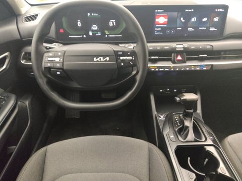 Used 2025 Kia K4 FWD image 22