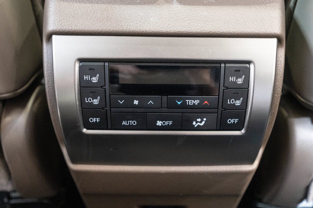 Used 2023 Lexus GX 460 Premium w/ Accessory Package AWD/4WD image 36
