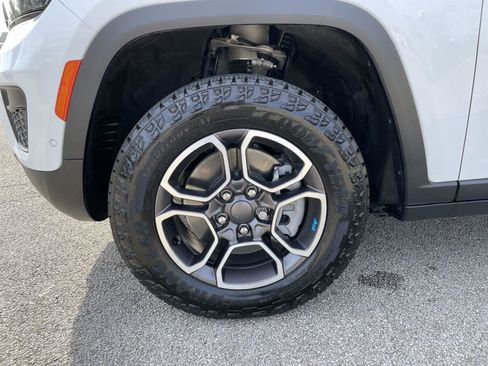Used 2022 Jeep Grand Cherokee Trailhawk w/ Advanced Protech Group II image 56
