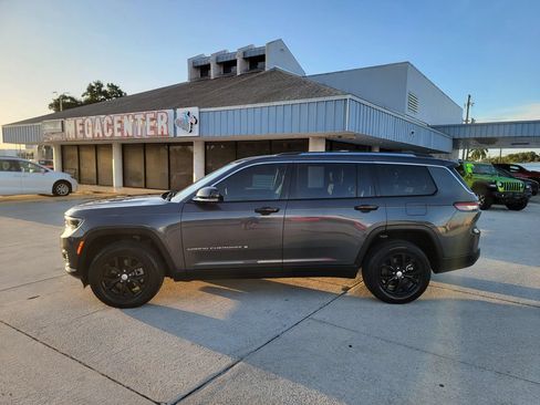 Used 2023 Jeep Grand Cherokee L Limited w/ Luxury Tech Group II RWD image 2