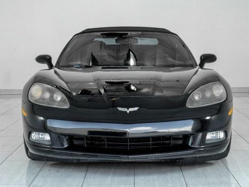 Used 2005 Chevrolet Corvette Convertible w/ Preferred Equipment Group RWD image 3