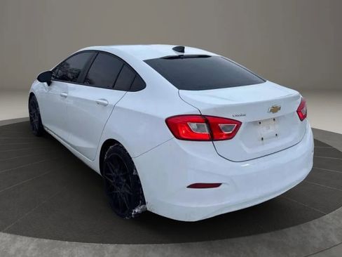 Used 2018 Chevrolet Cruze LS FWD image 4