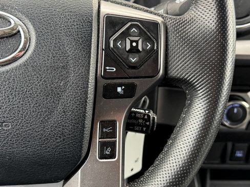 Used 2020 Toyota Tacoma SR5 image 29