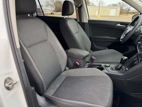 Used 2021 Volkswagen Tiguan S image 17