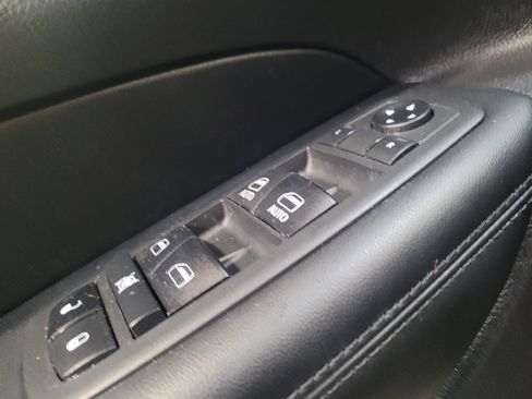 Used 2019 Jeep Grand Cherokee Altitude RWD image 27