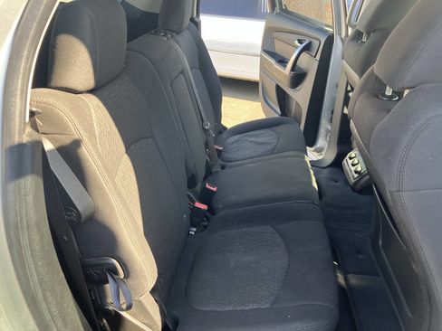Used 2010 GMC Acadia SL FWD image 32