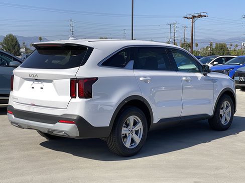 New 2026 Kia Sorento LX FWD image 3