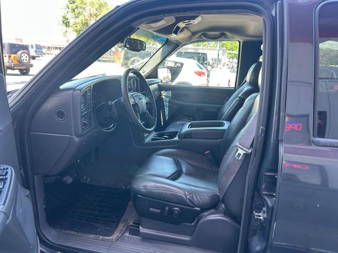 Used 2003 GMC Sierra 1500 SLT w/ SLT Preferred Equipment Group AWD/4WD image 3