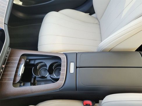 Used 2025 Mercedes-Benz E 350 4MATIC Sedan image 22